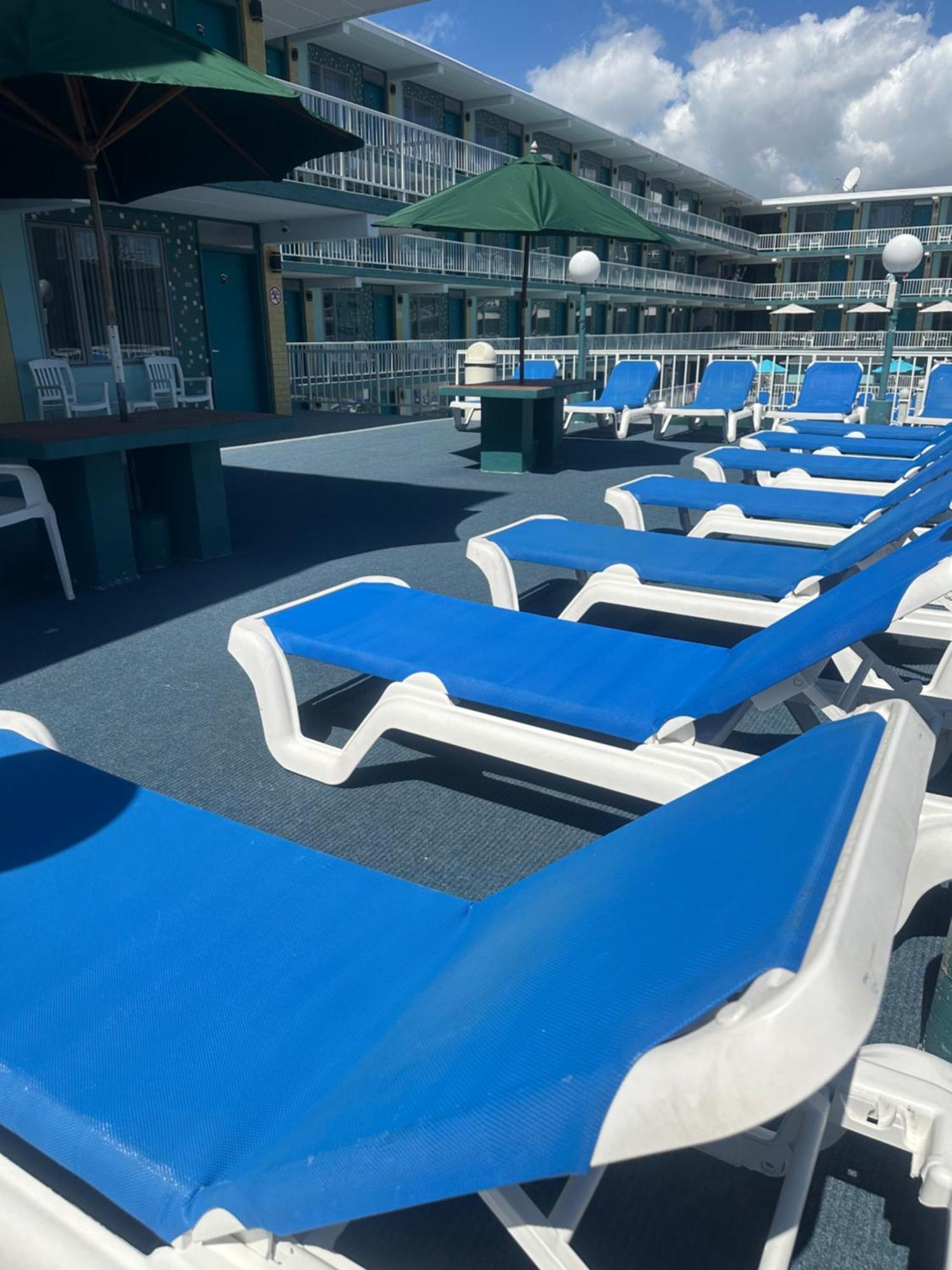 Royal Canadian Motel Wildwood Exterior foto